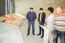 Известные исполнители из Кубы, Казахстана и Таджикистана встретились с коллективом школы имени Бюльбюля (фото)