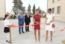 Первая леди Азербайджана приняла участие в открытии яслей-детсадов и поликлиники в Хазарском районе Баку (версия 3) (ФОТО)