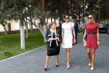 Первая леди Азербайджана приняла участие в открытии яслей-детсадов и поликлиники в Хазарском районе Баку (версия 3) (ФОТО)
