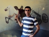 Художник Чингиз Мехбалиев работает над новым произведением (фото)