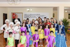 Лейла Алиева и Арзу Алиева посетили школу-интернат, ясли и детский дом в четырех районах Баку, а также Ассоциацию лиц с синдромом Дауна (ФОТО)