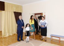 Мехрибан Алиева ознакомилась с условиями, созданными после капремонта в двух яслях-детсадах в Хатаинском районе Баку (ФОТО)