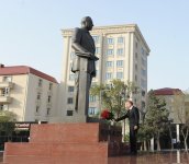 Ильхам Алиев ознакомился с работами, которые проводятся перед Дворцом культуры "Кимьячы" в Сумгайыте (ФОТО)