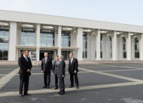 Ильхам Алиев ознакомился с работами, которые проводятся перед Дворцом культуры "Кимьячы" в Сумгайыте (ФОТО)