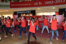 Молодежная инициативная группа "Мой Президент" "окрасила"  "Парк Бульвар" в красный цвет (ФОТО)