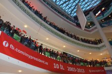 Молодежная инициативная группа "Мой Президент" "окрасила"  "Парк Бульвар" в красный цвет (ФОТО)