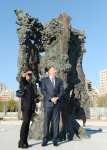 Президент Азербайджана и его супруга ознакомились с работами, проводимыми в  парке Деде Горгуд в Баку (ФОТО)