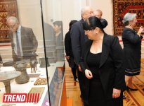 В Баку состоялось открытие выставки "Азербайджанское искусство на протяжении тысячелетий" и презентация книги "Азербайджанское народное творчество" (ФОТО)