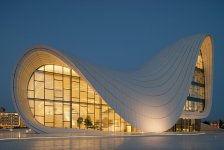 Новая фотосессия здания Центра Гейдара Алиева