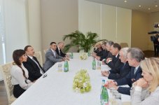 Президент Азербайджана и его супруга встретились с делегацией парламента Франции (ФОТО)