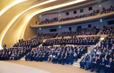 Президент Ильхам Алиев: Баку превратился в один из центров  международного сотрудничества (версия 3) (ФОТО)