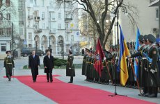 В Киеве состоялась официальная церемония встречи Президента Азербайджана Ильхама Алиева (ФОТО)
