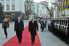 В Киеве состоялась официальная церемония встречи Президента Азербайджана Ильхама Алиева (ФОТО)