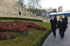 Президент Азербайджана ознакомился с работами, проведенными в парке Гейдара Алиева в Киеве (ФОТО)