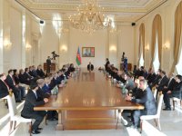 Президент Ильхам Алиев: В Азербайджане имеются свободные медиа, и мы заинтересованы в их дальнейшем развитии (версия 2)