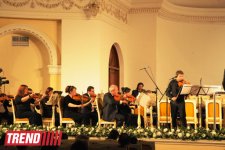 В Баку состоялся творческий вечер Фараджа Гараева "Памяти родителей"  (ФОТО)