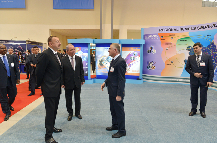 Президент Азербайджана ознакомился с выставкой "BakuTel-2013" (ФОТО)