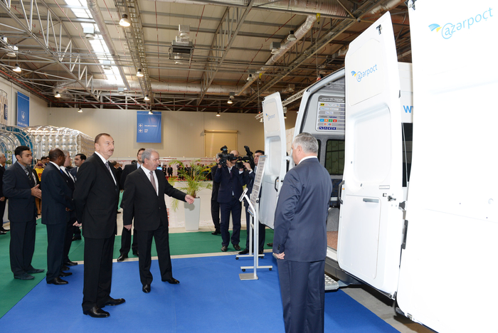 Президент Азербайджана ознакомился с выставкой "BakuTel-2013" (ФОТО)