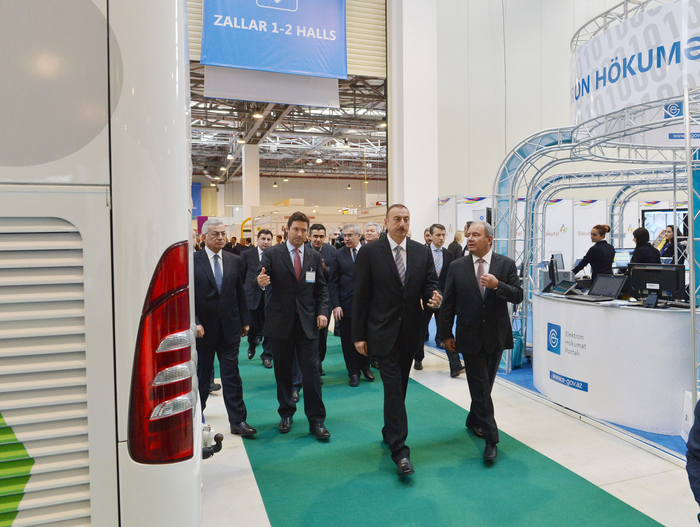 Президент Азербайджана ознакомился с выставкой "BakuTel-2013" (ФОТО)
