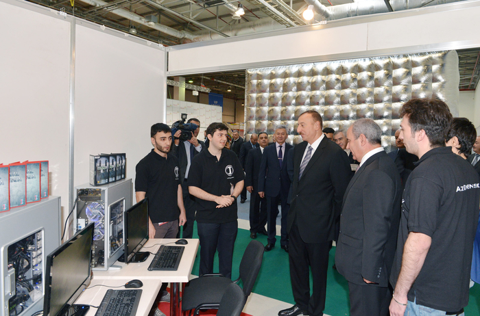 Президент Азербайджана ознакомился с выставкой "BakuTel-2013" (ФОТО)