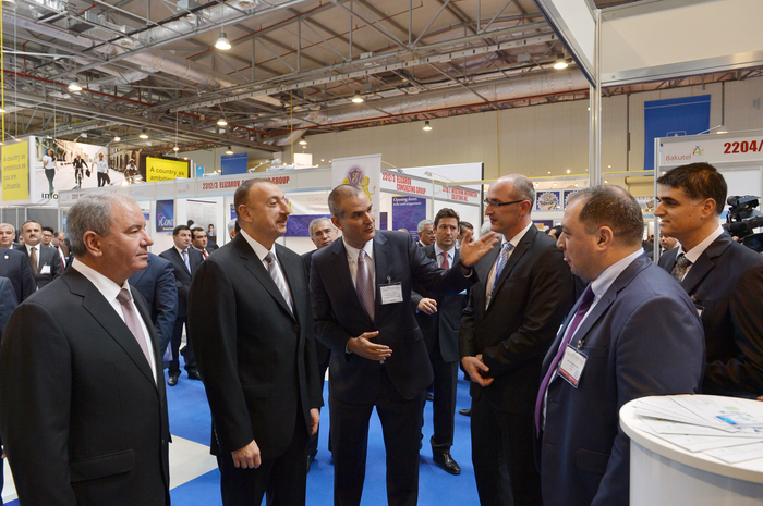 Президент Азербайджана ознакомился с выставкой "BakuTel-2013" (ФОТО)