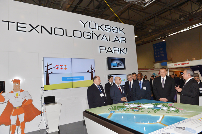 Президент Азербайджана ознакомился с выставкой "BakuTel-2013" (ФОТО)