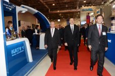 Президент Азербайджана ознакомился с выставкой "BakuTel-2013" (ФОТО)