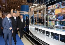 Президент Азербайджана ознакомился с выставкой "BakuTel-2013" (ФОТО)