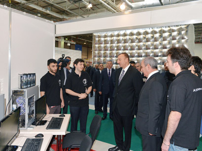 Президент Азербайджана ознакомился с выставкой "BakuTel-2013" (ФОТО)
