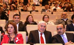 Бейимханым Велиева покорила зрителей первым соло-концертом "Yollara yağış yağır" (ВИДЕО-ФОТО)