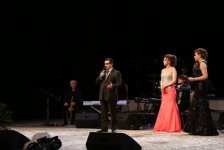 Бейимханым Велиева покорила зрителей первым соло-концертом "Yollara yağış yağır" (ВИДЕО-ФОТО)