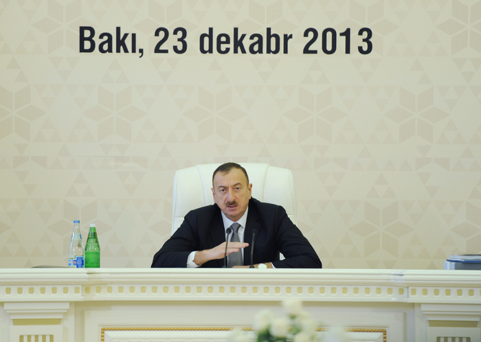 Президент Ильхам Алиев: В основе нашей политики находятся интересы государства, единство между народом и властью (версия 2) (ФОТО)