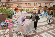 По инициативе Лейлы Алиевой российское представительство Фонда Гейдара Алиева совместно с Кафедральным соборным храмом Христа Спасителя провело  благотворительные акции (ФОТО)