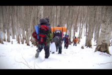 Участники экстремального реалити-шоу "Sinaq" попали в снегопад и замерзли  (ФОТО)