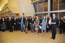 Мехрибан Алиева приняла участие в открытии выставки "Fly to Baku. Современное искусство Азербайджана" в Центре Гейдара Алиева (ФОТО)