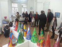 В Баку открылась выставка "Моя елка": красочные, живописные и колоритные работы (ФОТО)