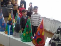 В Баку открылась выставка "Моя елка": красочные, живописные и колоритные работы (ФОТО)