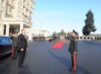 Президент Азербайджана ознакомился с работами по строительству и реконструкции в военном городке Особой государственной службы охраны (ФОТО)