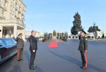 Президент Азербайджана ознакомился с работами по строительству и реконструкции в военном городке Особой государственной службы охраны (ФОТО)