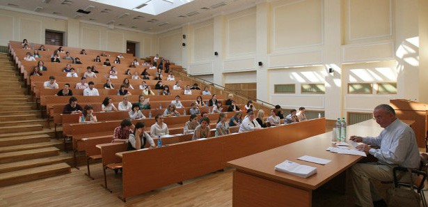 Белорусские вузы анонсируют сокращение большого числа специальностей