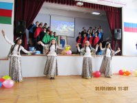Бакинские школьники представили спектакль, посвященный дружбе Азербайджана и России (фото)