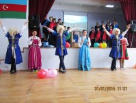 Бакинские школьники представили спектакль, посвященный дружбе Азербайджана и России (фото)