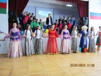 Бакинские школьники представили спектакль, посвященный дружбе Азербайджана и России (фото)