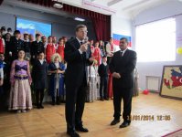 Бакинские школьники представили спектакль, посвященный дружбе Азербайджана и России (фото)