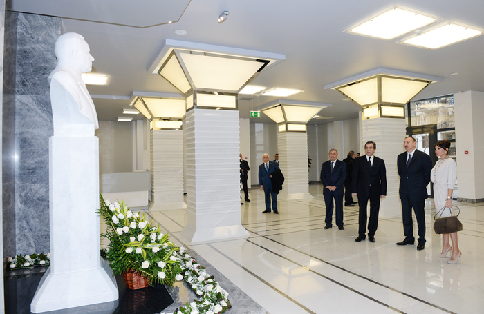 Президент Ильхам Алиев: Азербайджанское государство уделяет особое внимание развитию национальной музыки (версия 2) (ФОТО)