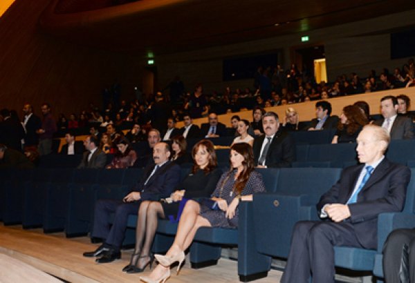 Azerbaijani First Lady attends concert of famous jazz singer Dee Dee Bridgewater (PHOTO)