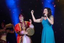 Гюнешь Абасовой вручена письменная благодарность министра культуры Беларуси (фото)