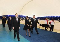 Президент Ильхам Алиев и его супруга ознакомились с ходом строительных работ на Национальной гимнастической арене в Баку (ФОТО)