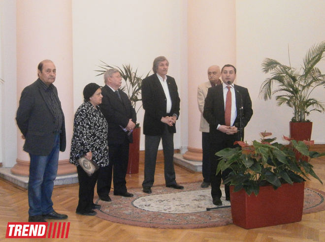 В Баку открылась выставка работ художника Эльчина Асланова (ФОТО)