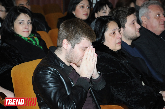 Фирангиз Шарифову аплодисментами проводили в последний путь: "Я безумно люблю вас всех!" (ФОТО)